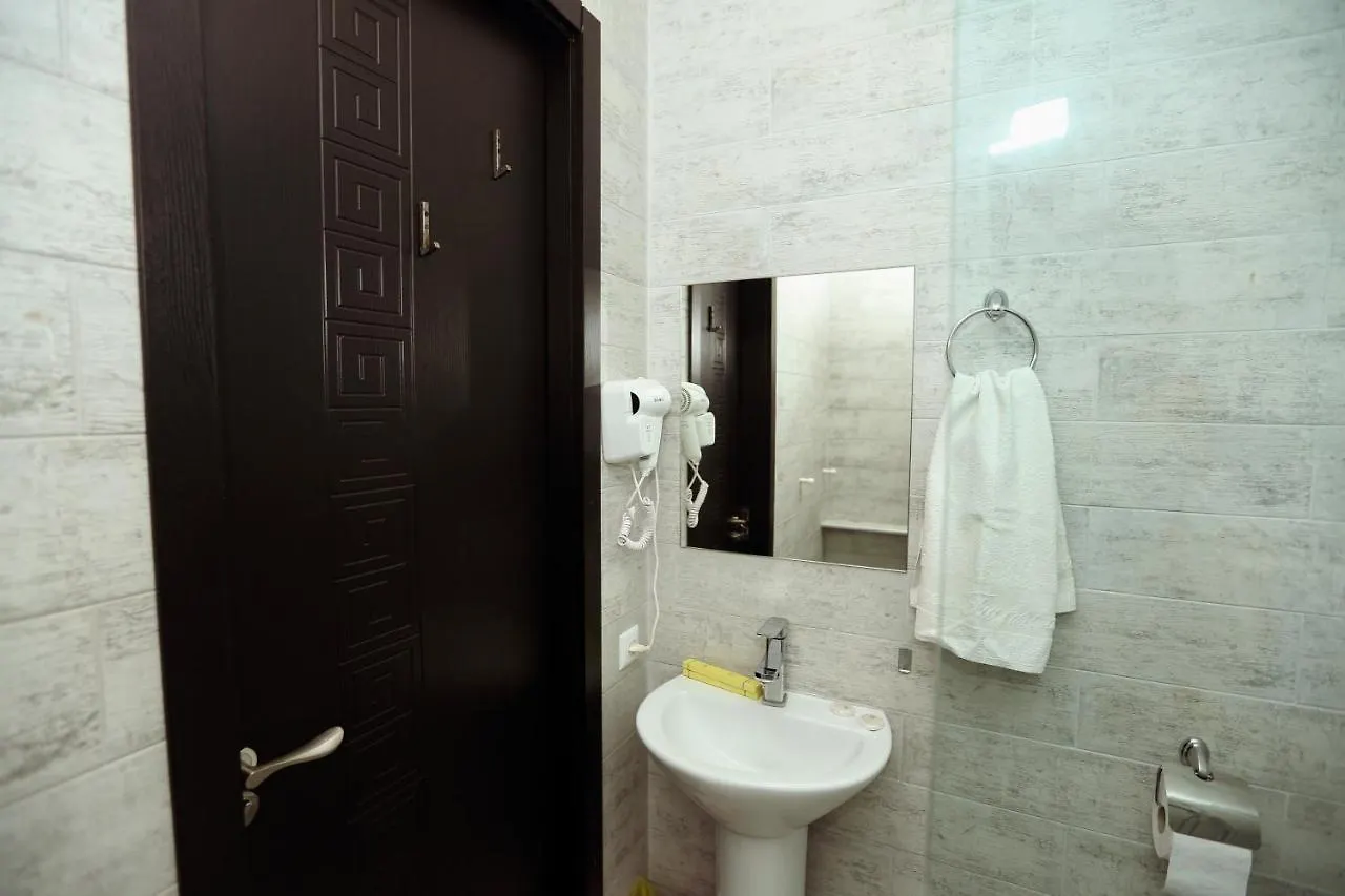 Family Apartment In Avlabari Τυφλίδα 0*,